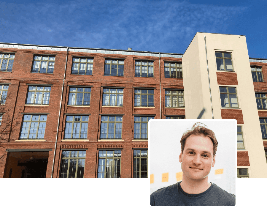 Außenansicht des Gebäudes des ImpactHub Leipzig und Portrait Max Lehnert